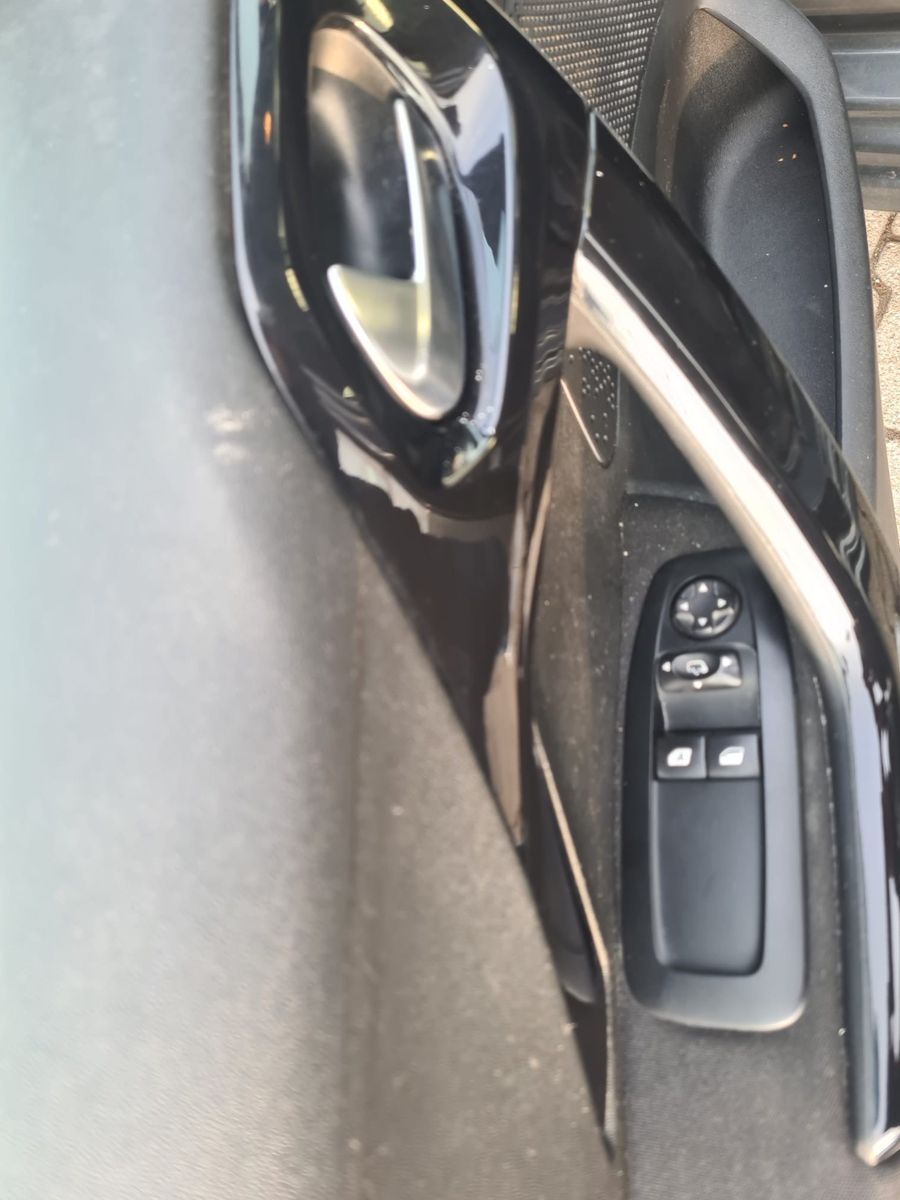 Fahrzeugabbildung Peugeot 208 1.2 Style 82 VTi