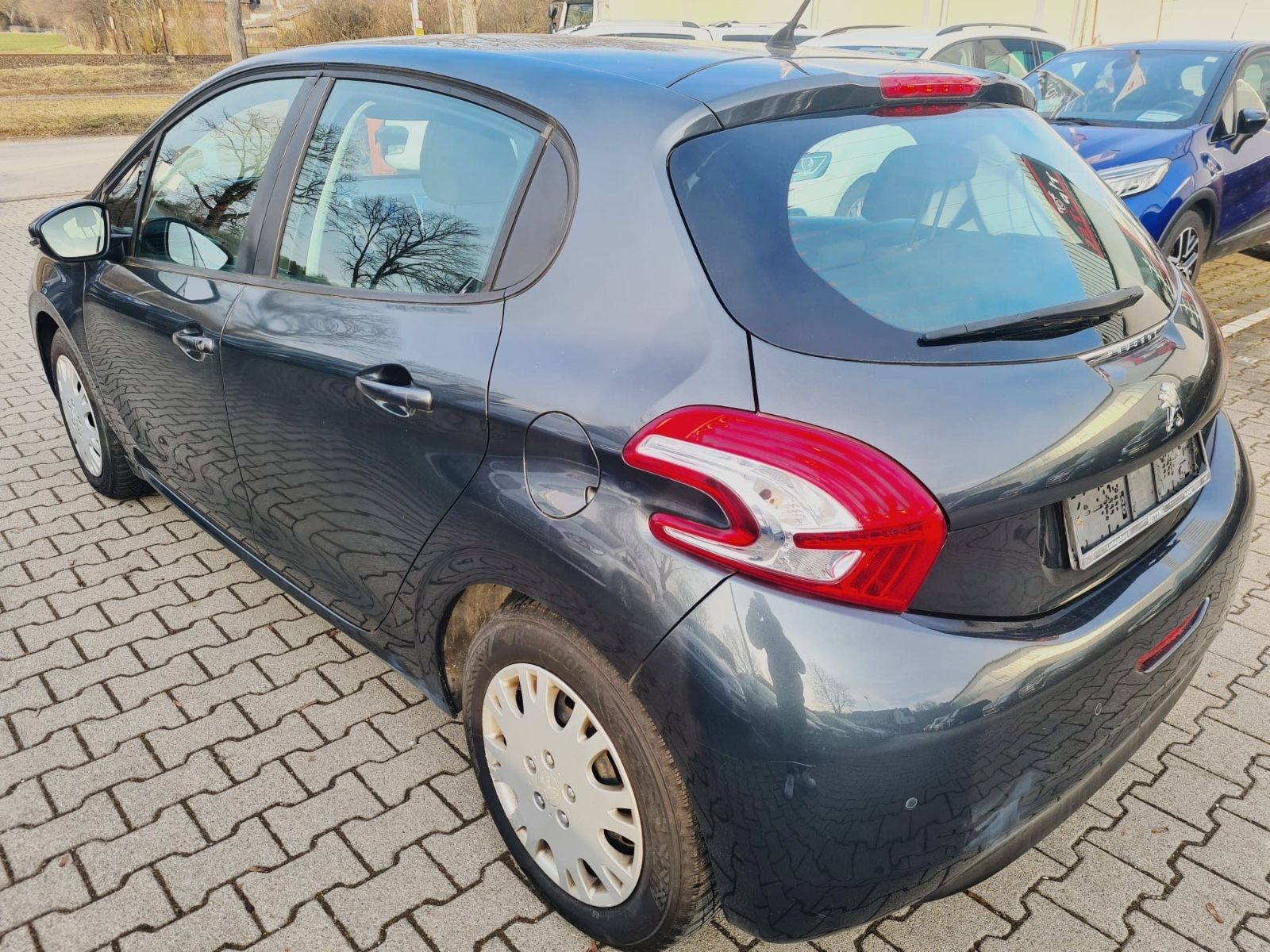 Fahrzeugabbildung Peugeot 208 1.2 Style 82 VTi