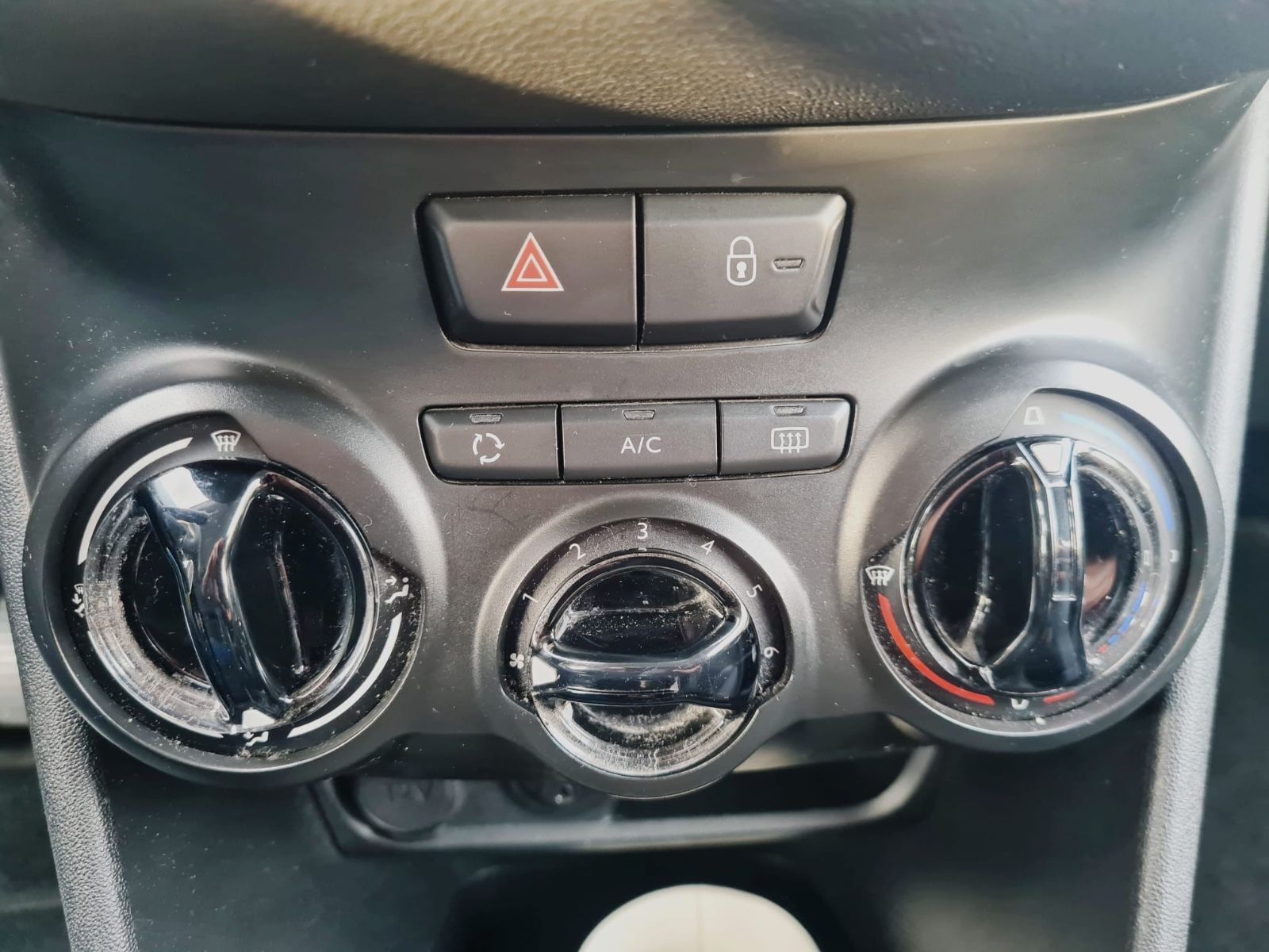 Fahrzeugabbildung Peugeot 208 1.2 Style 82 VTi