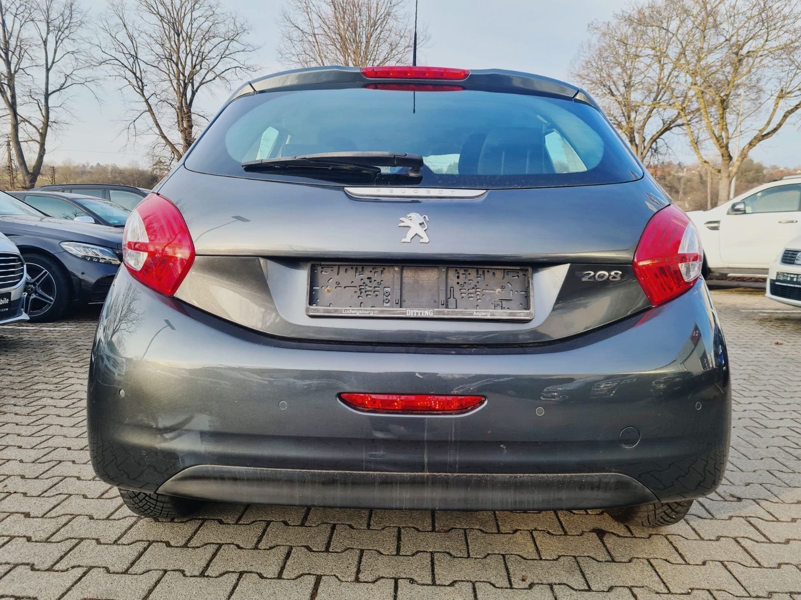 Fahrzeugabbildung Peugeot 208 1.2 Style 82 VTi