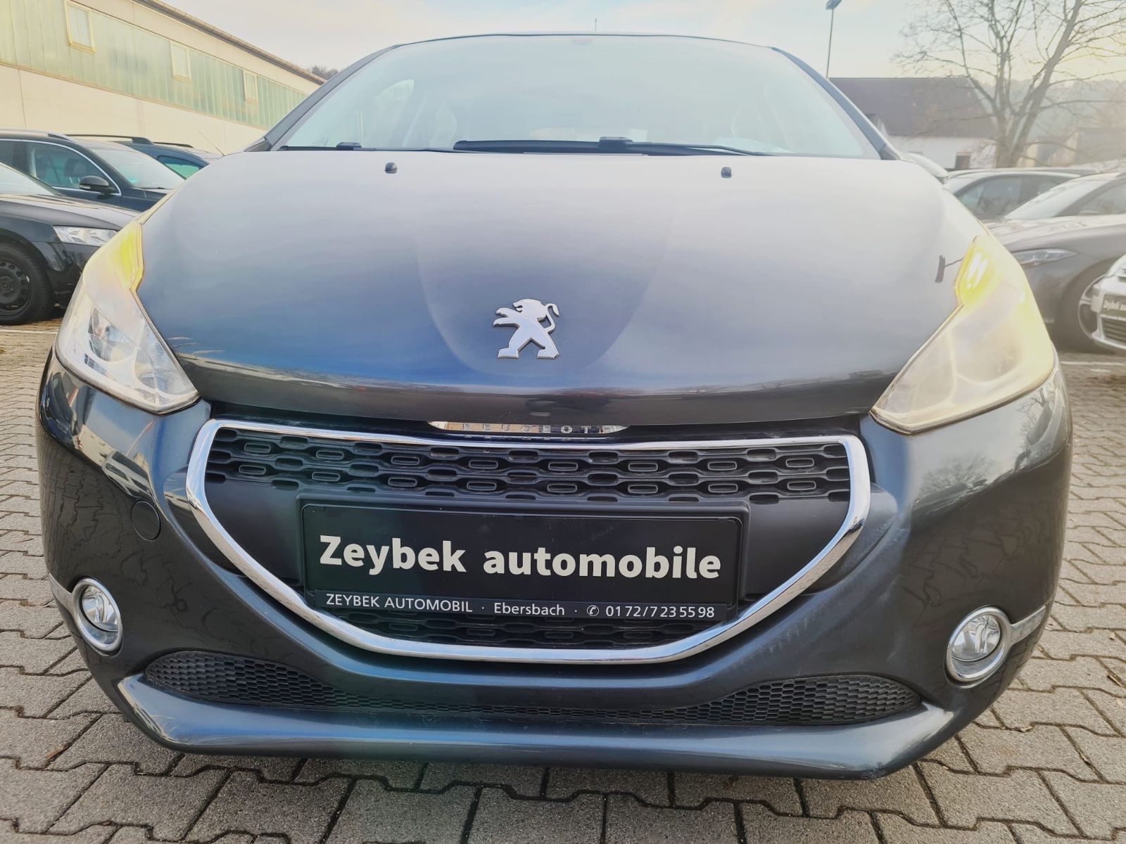 Fahrzeugabbildung Peugeot 208 1.2 Style 82 VTi