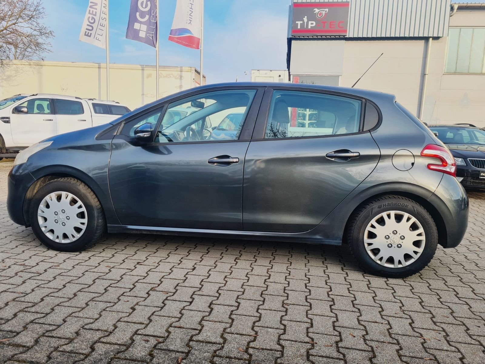 Fahrzeugabbildung Peugeot 208 1.2 Style 82 VTi