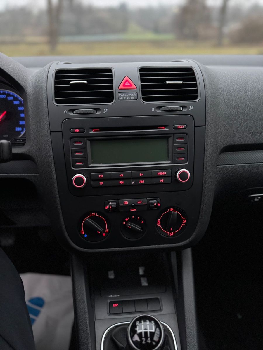 Fahrzeugabbildung Volkswagen Golf V Lim. Trendline Aus 1 Hand / Klima /SHZ/