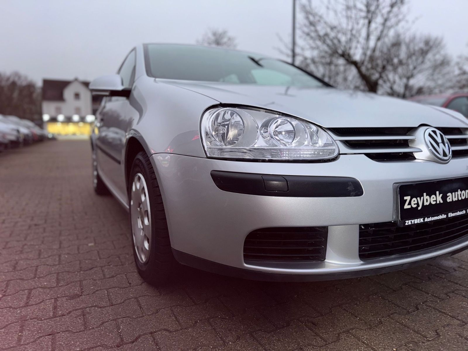 Fahrzeugabbildung Volkswagen Golf V Lim. Trendline Aus 1 Hand / Klima /SHZ/