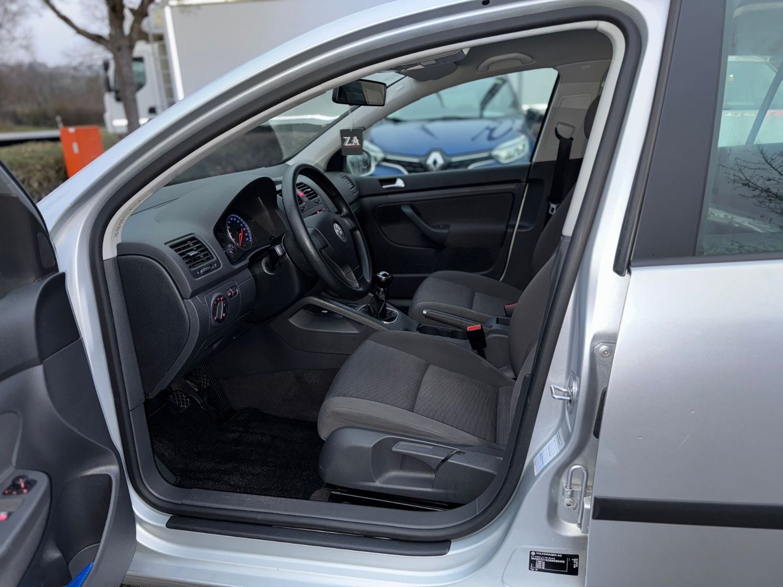Fahrzeugabbildung Volkswagen Golf V Lim. Trendline Aus 1 Hand / Klima /SHZ/