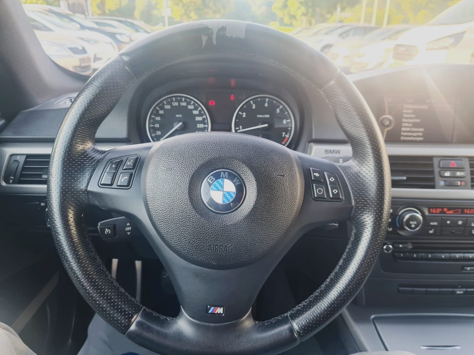 Fahrzeugabbildung BMW 320 Baureihe 3 Coupe 320i M Paket