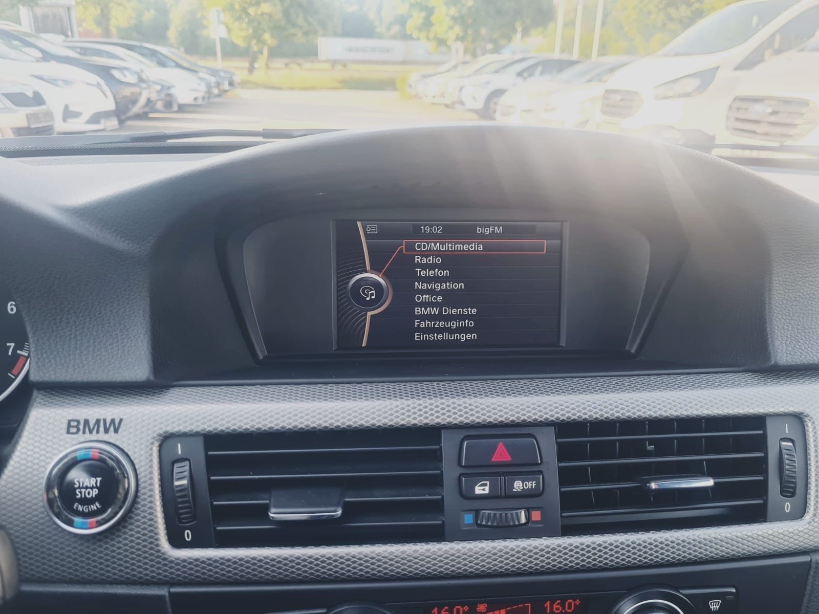 Fahrzeugabbildung BMW 320 Baureihe 3 Coupe 320i M Paket
