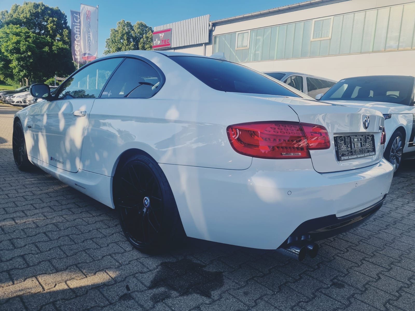 Fahrzeugabbildung BMW 320 Baureihe 3 Coupe 320i M Paket