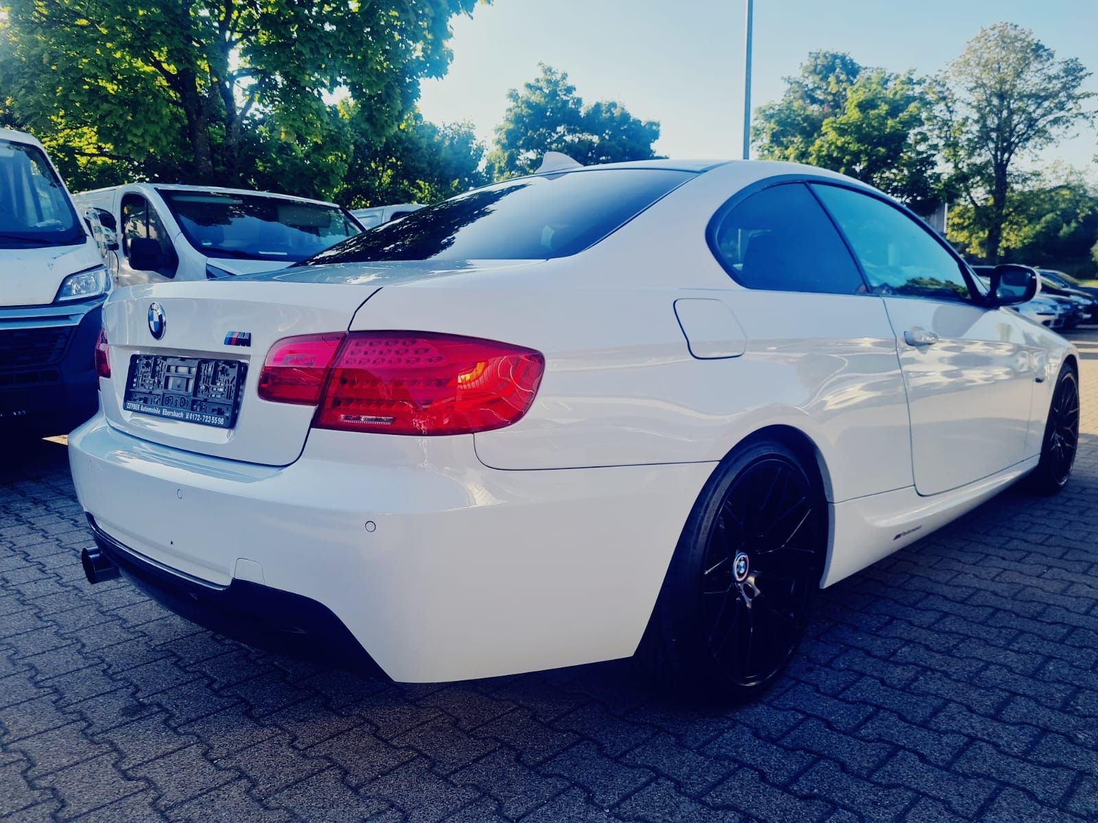 Fahrzeugabbildung BMW 320 Baureihe 3 Coupe 320i M Paket