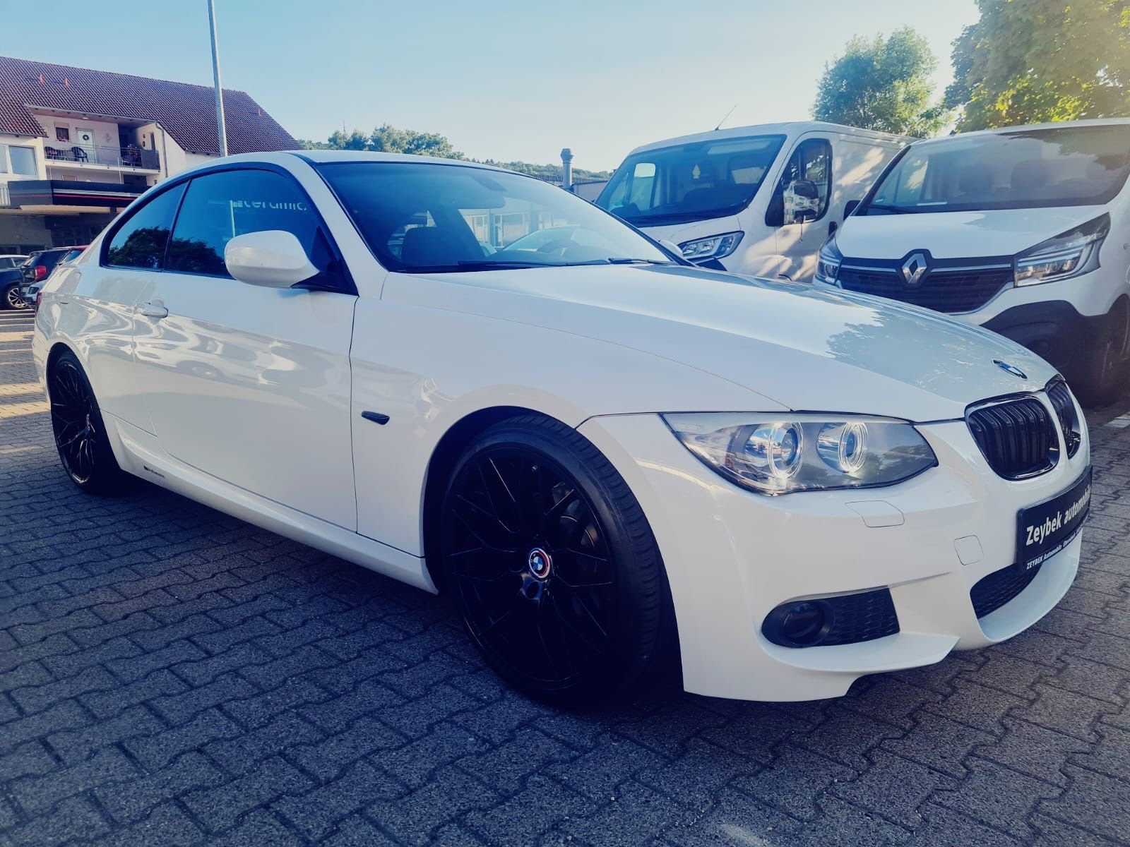 Fahrzeugabbildung BMW 320 Baureihe 3 Coupe 320i M Paket