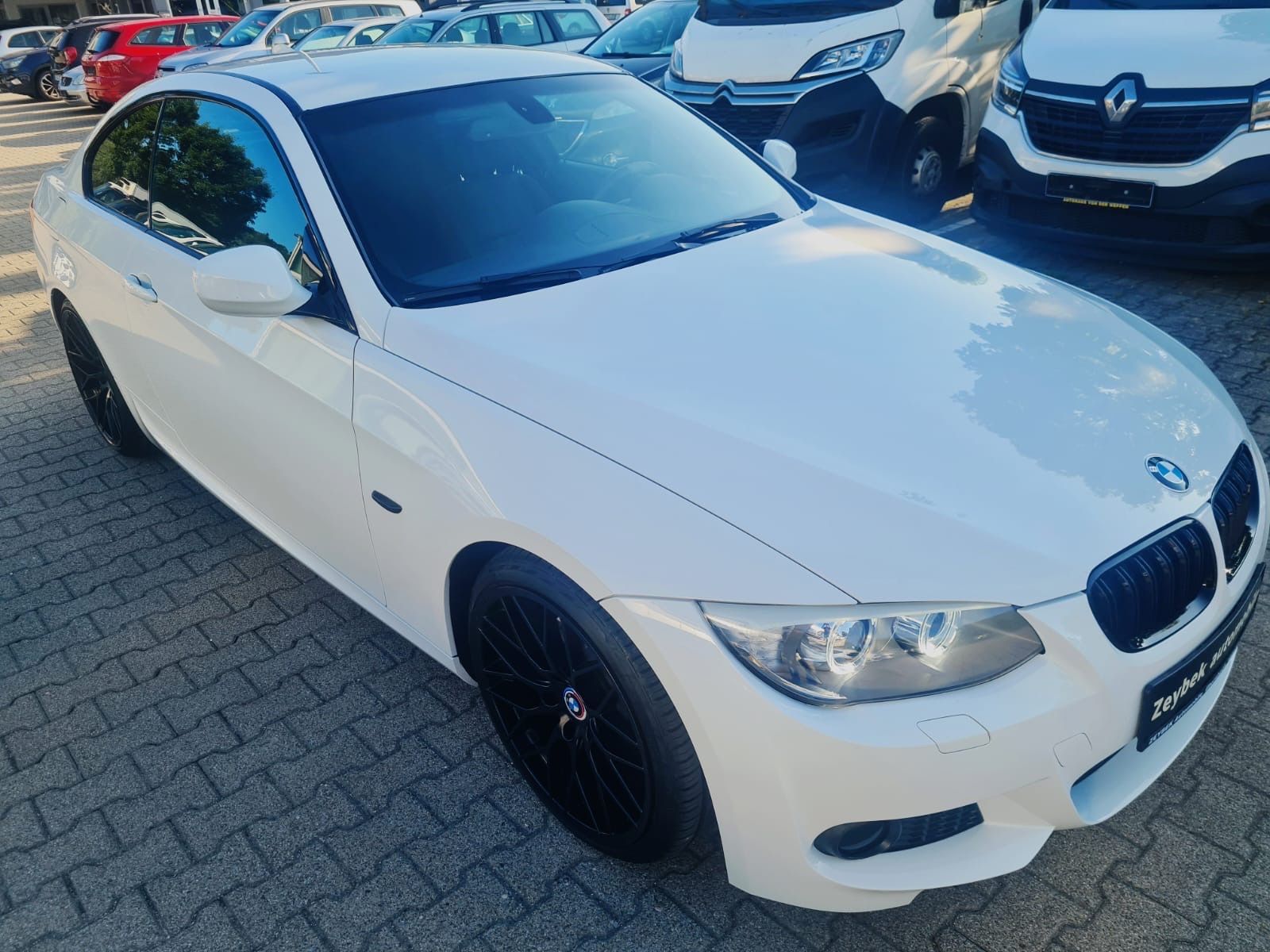 Fahrzeugabbildung BMW 320 Baureihe 3 Coupe 320i M Paket